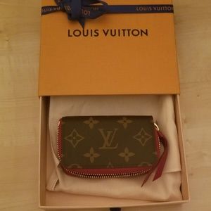 Louis Vuitton zippy multicartes